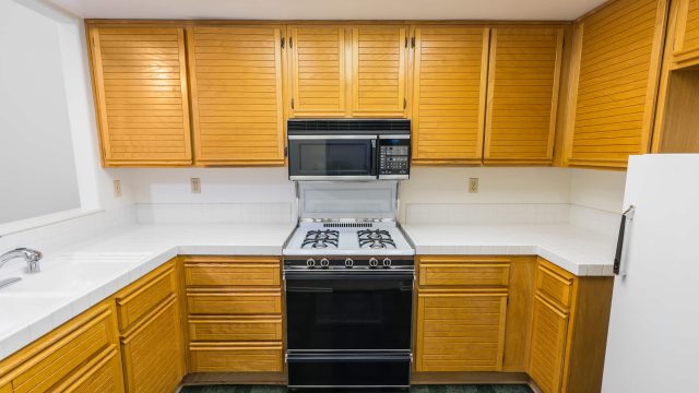 Revitalize Your Kitchen: Innovative Tips for Updating Oak Cabinets