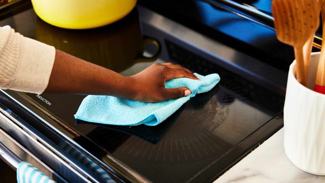 Natural Solutions for a Sparkling Glass Stove Top
