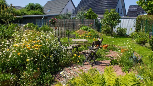 Transform Your Backyard into an Ideal Reading Sanctuary