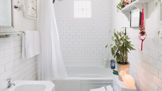 Transform Your Bathroom: Innovative Storage Solutions for Limited Spaces