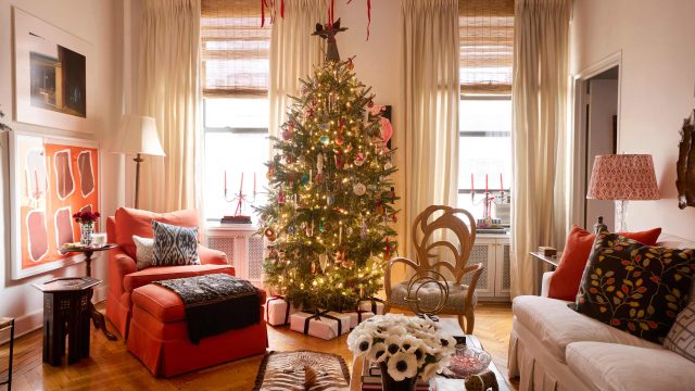 Discover the Latest Holiday Trends from Cracker Barrel's General Store