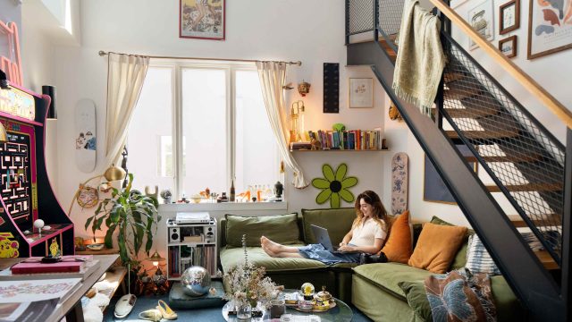 Transform Your Living Room: The Power of Placing Your Sofa Strategically