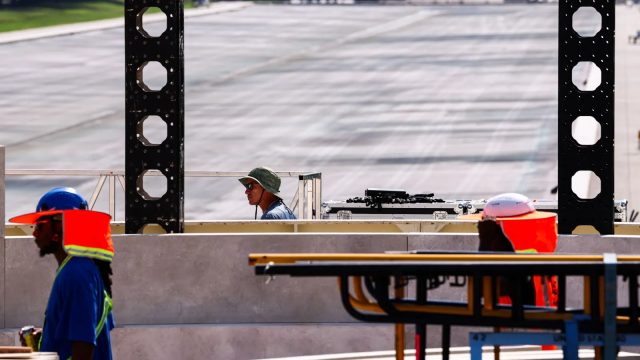 Surge in Construction Job Opportunities Marks a Historic Trend